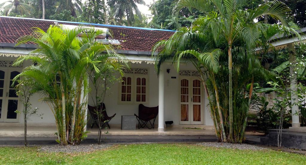 Fire Dragon Hideaway Hotel Negombo Exterior foto