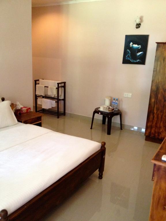 Fire Dragon Hideaway Hotel Negombo Quarto foto
