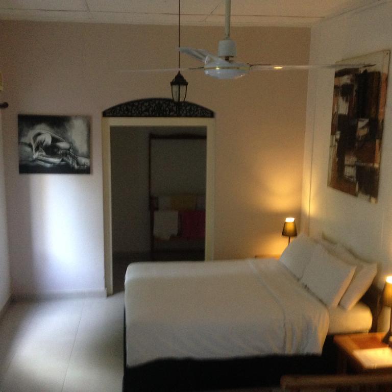 Fire Dragon Hideaway Hotel Negombo Exterior foto