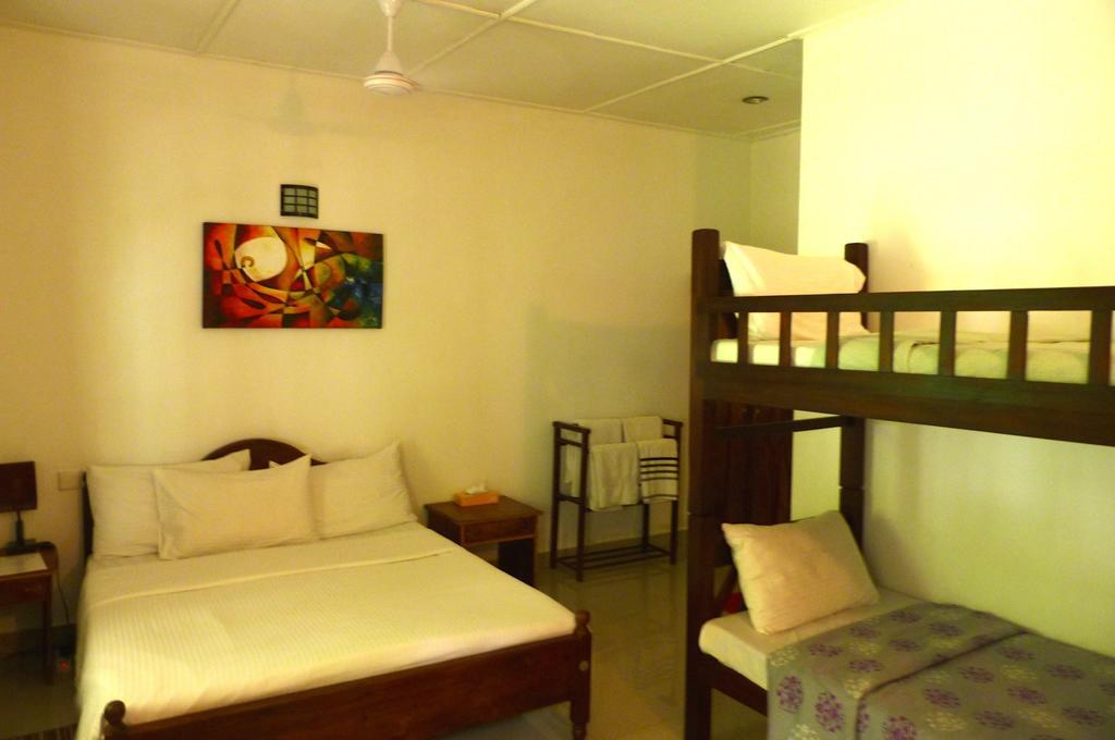 Fire Dragon Hideaway Hotel Negombo Exterior foto